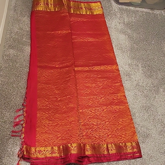 Kanchivaram Silk Saree - Picture 3 of 8